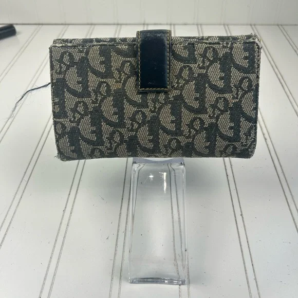 Dior Black and Gray Wallet - Picture 3 of 9